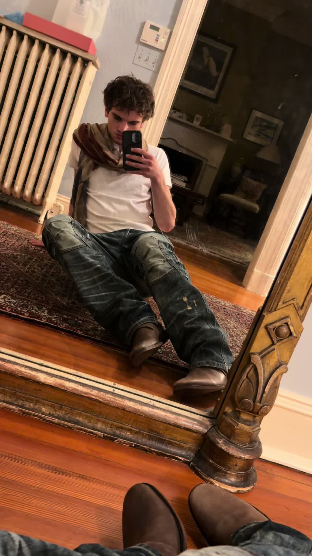 @_niwE_7002