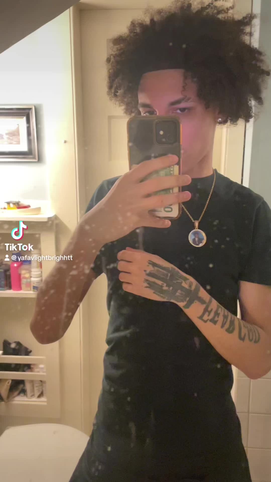 @Ilovelightskinswithbfs