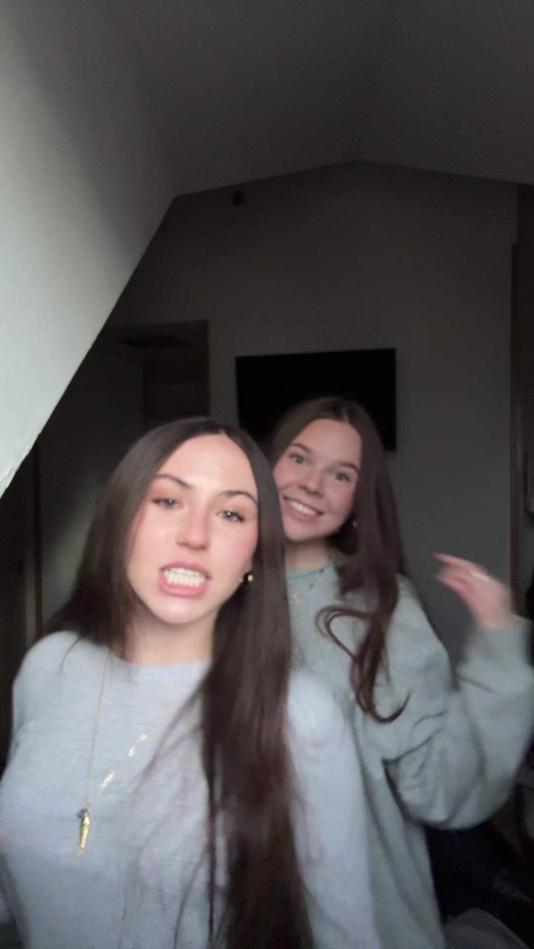 @Hi