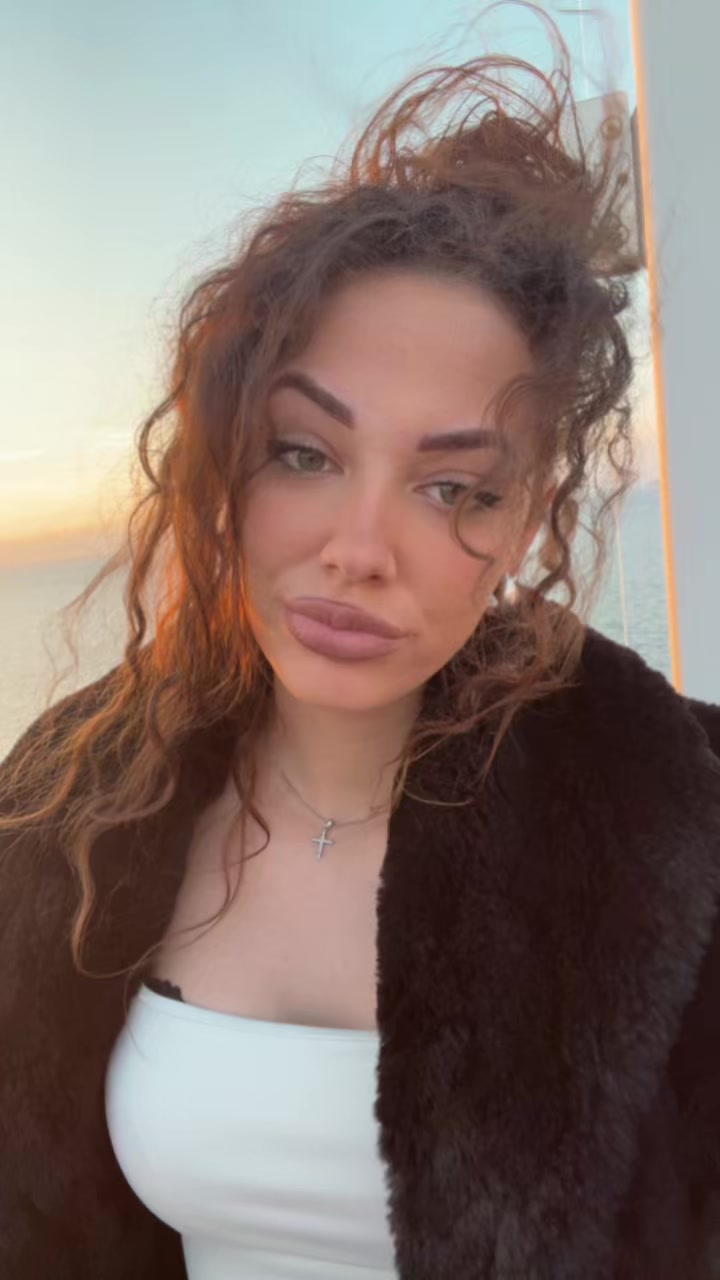 @isidora