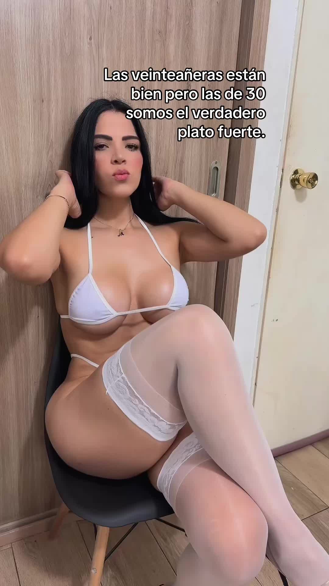 lorenanerdygirl (@lorenanerdygirl) - Urlebird