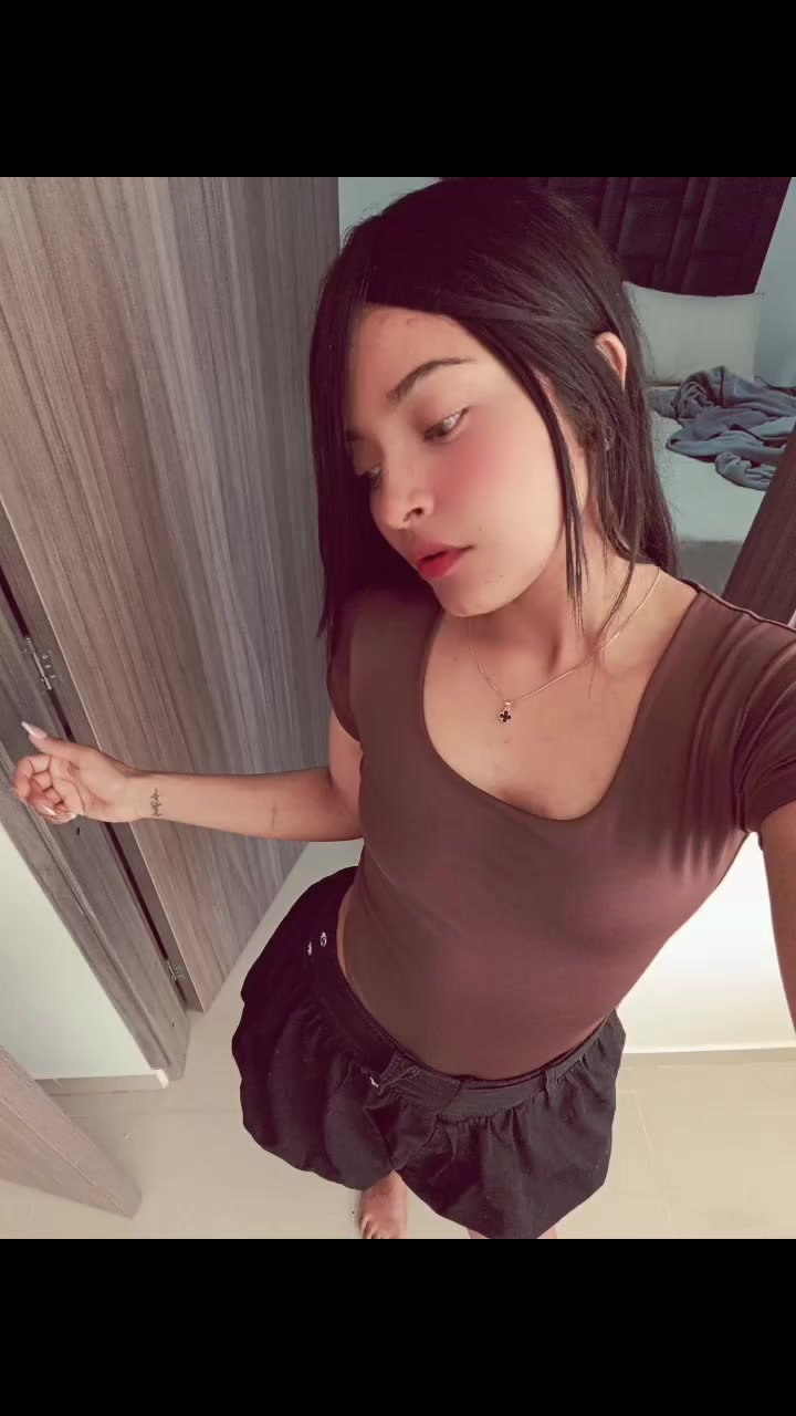 @Clau✨