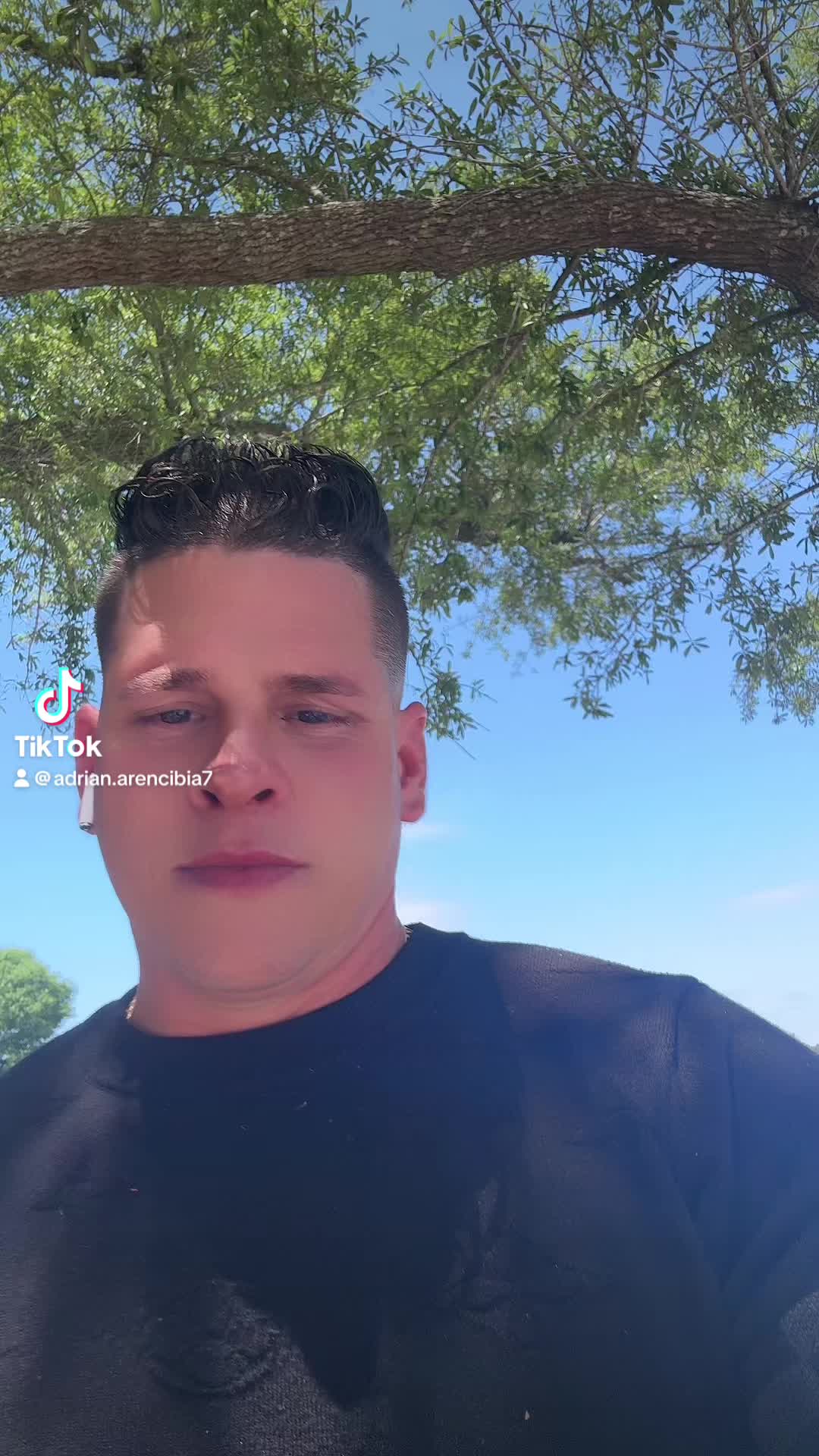 @Adrián
