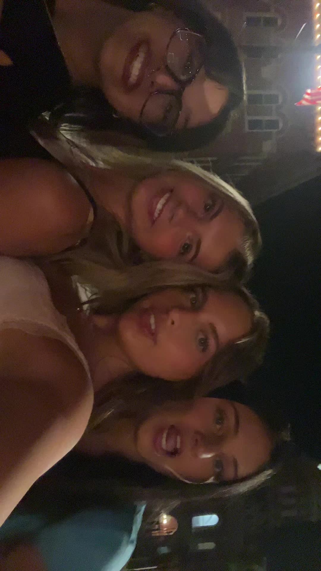 @chloe