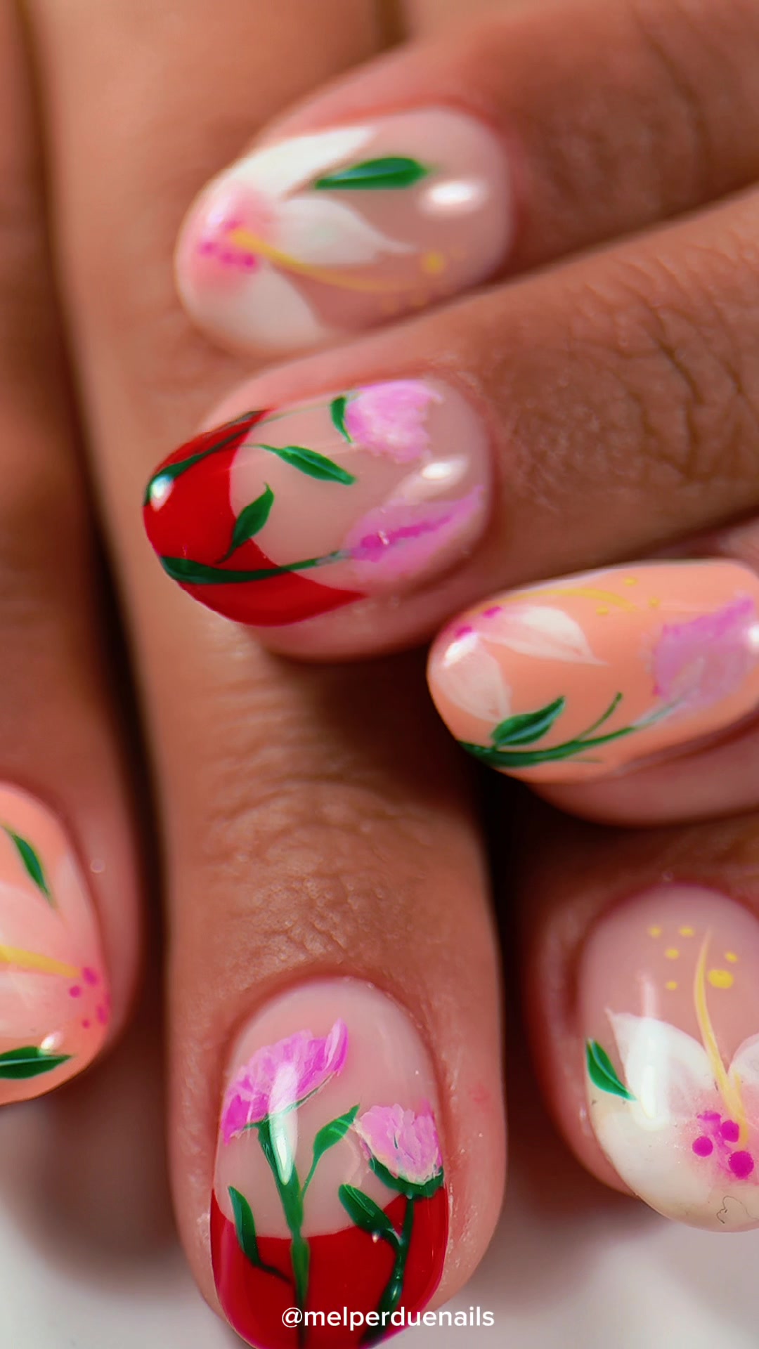 @Mel | Russian Manicurist