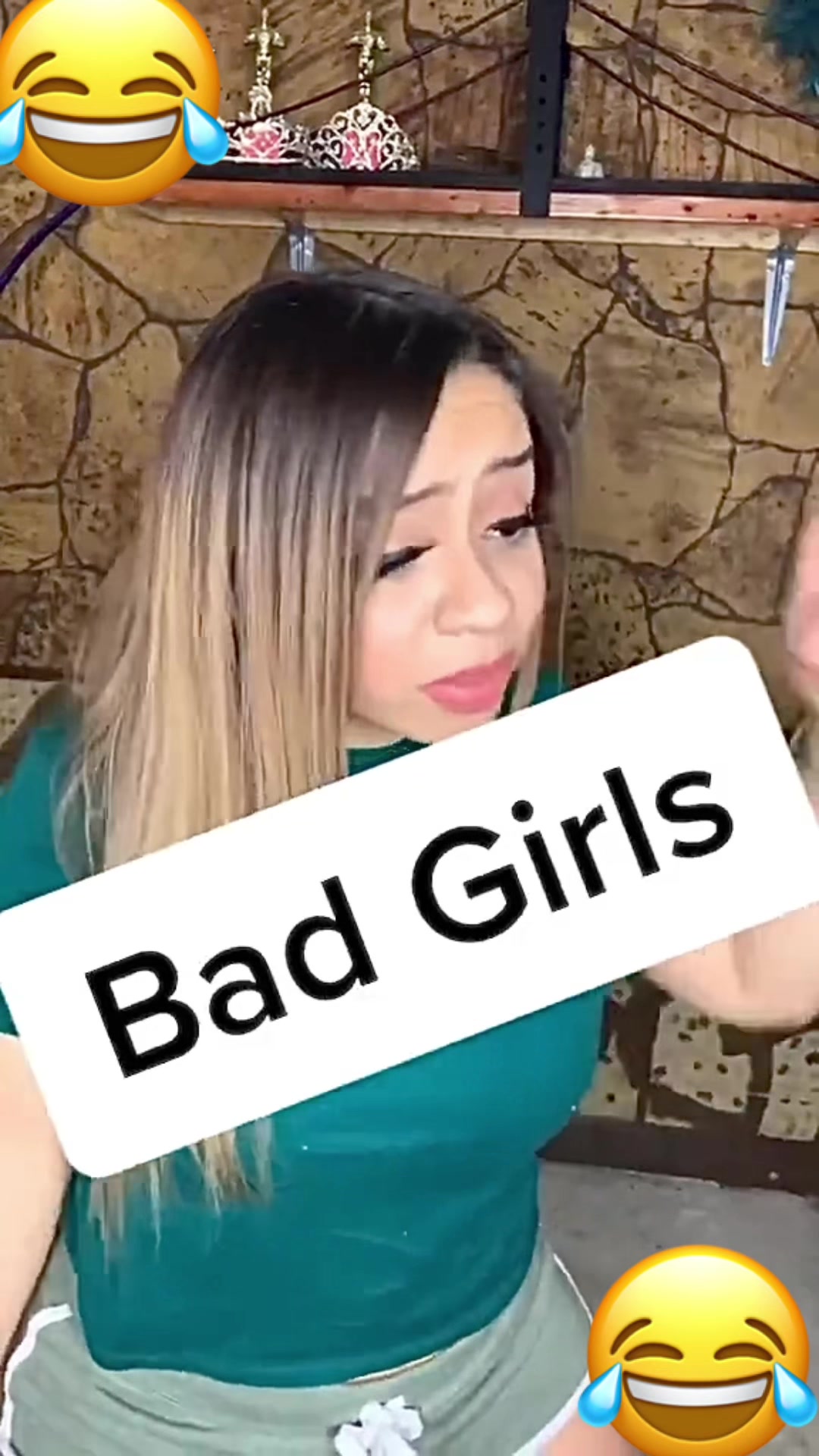 @shortymyra