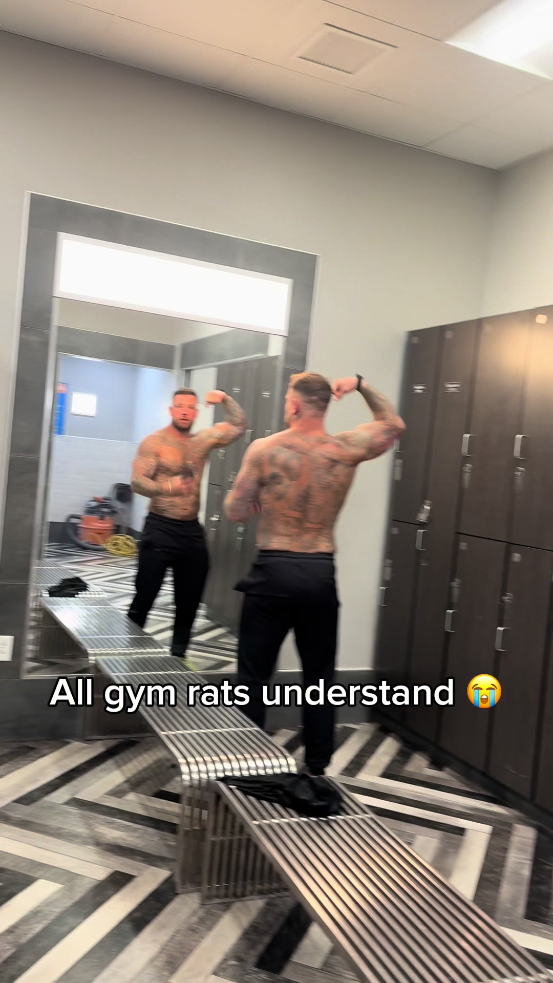 @_kevykevv