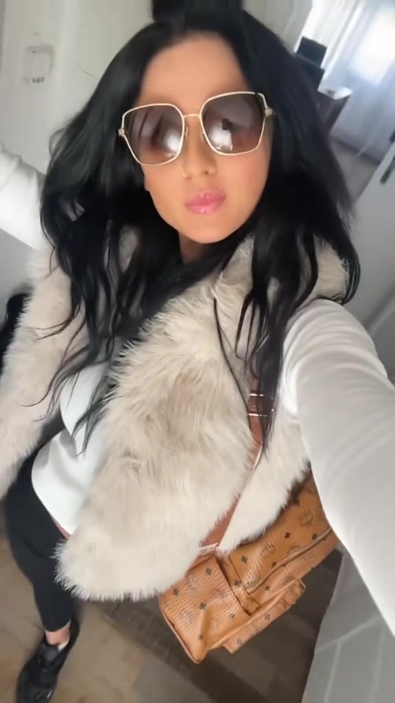 @ELLA 💜