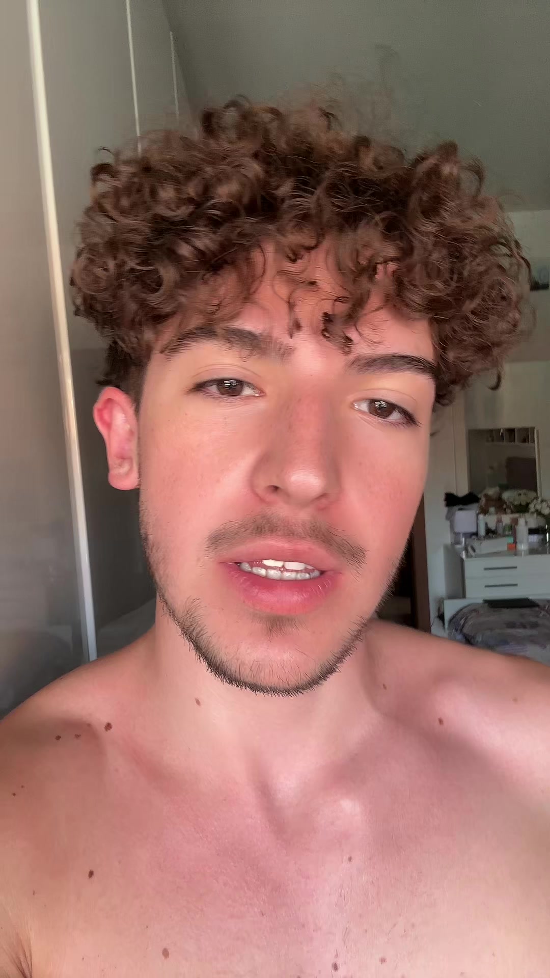 @axomirt