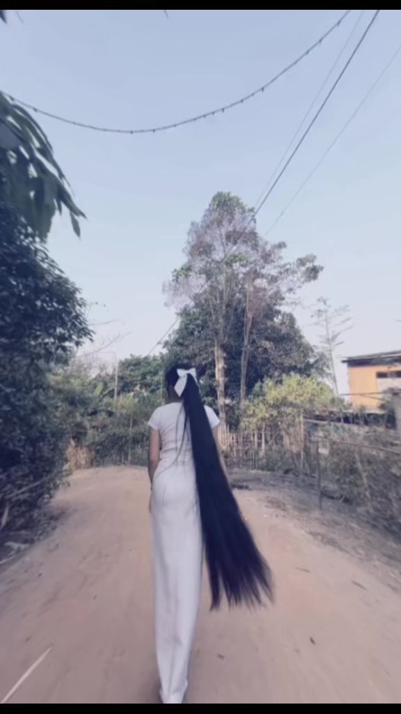 @ᬊ᭄𝐙𝐚𝐫 𝐍𝐲𝐢 𝐖𝐢𝐧