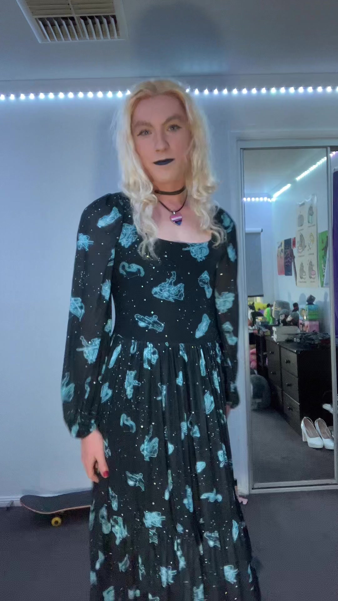 @Foxy_femboy