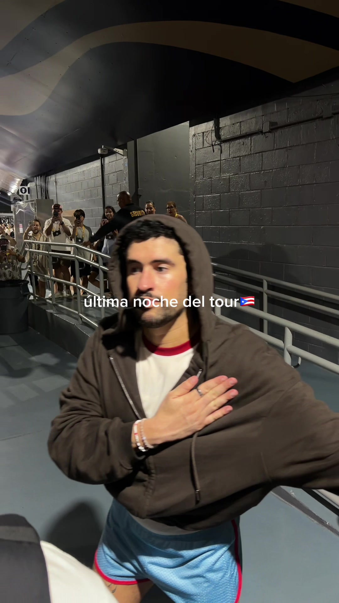 @Luis