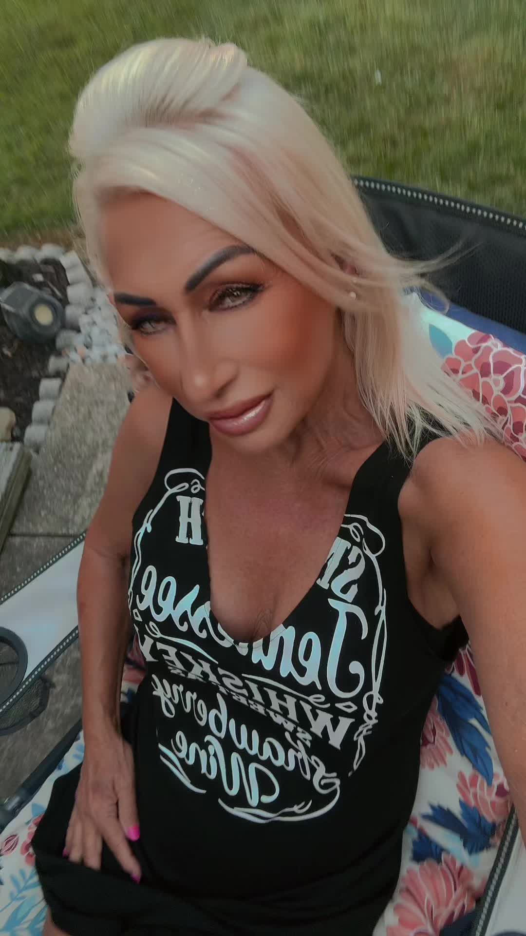 @Tena