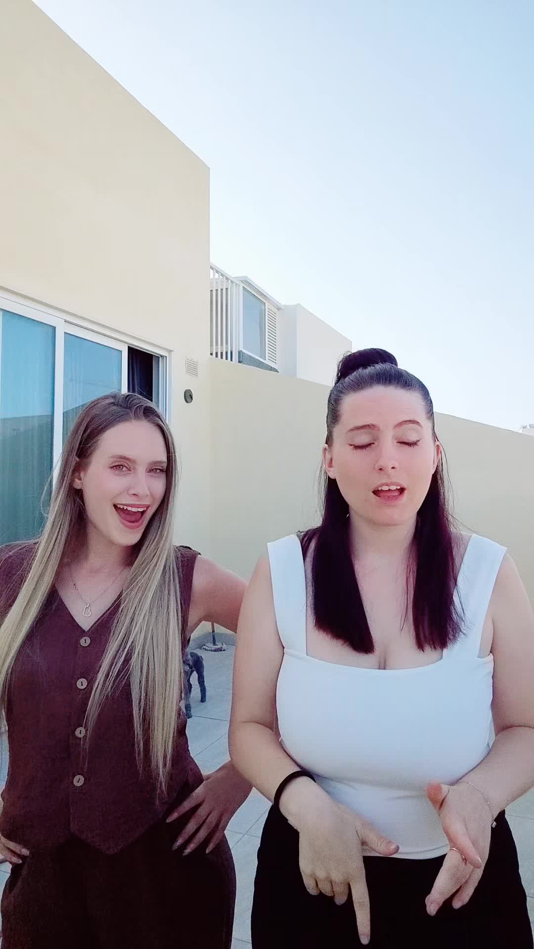 @cassandralolaz