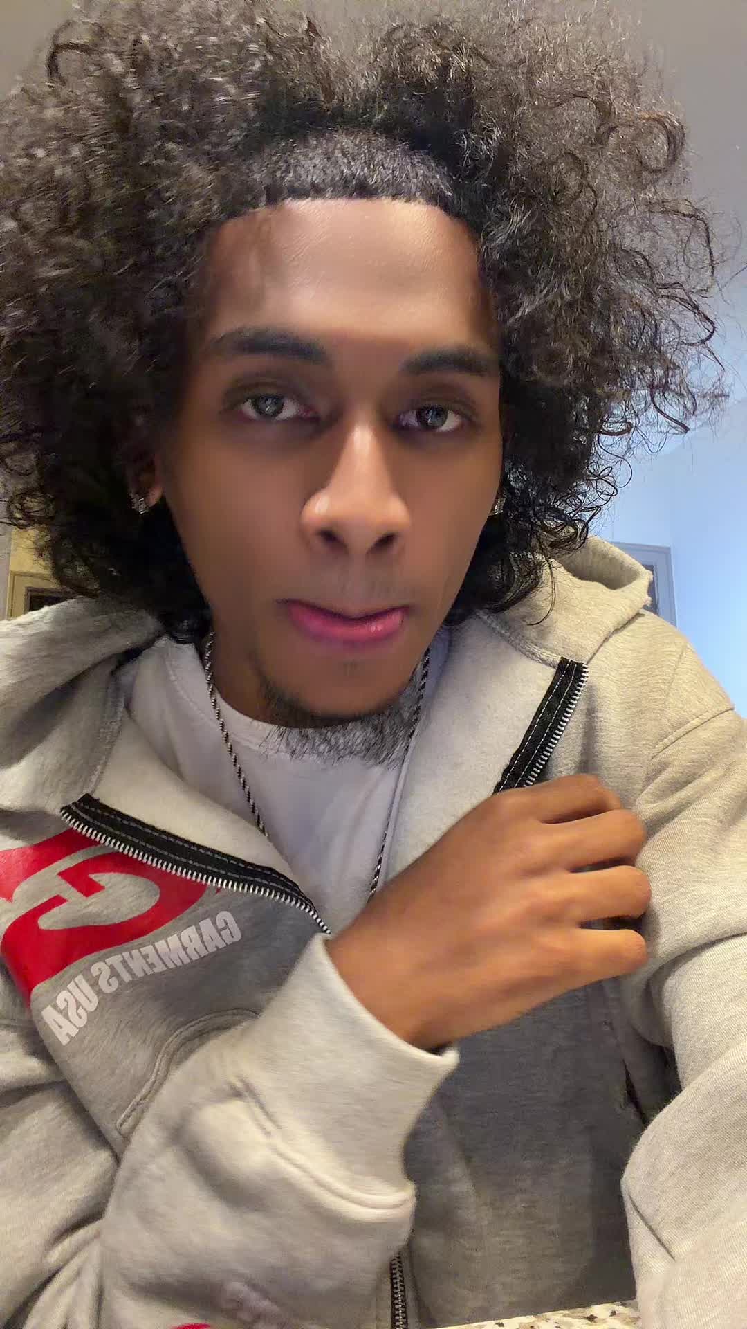 @FamousJayy🕴🏼.