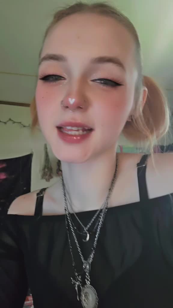 @Carebear🦋🍃