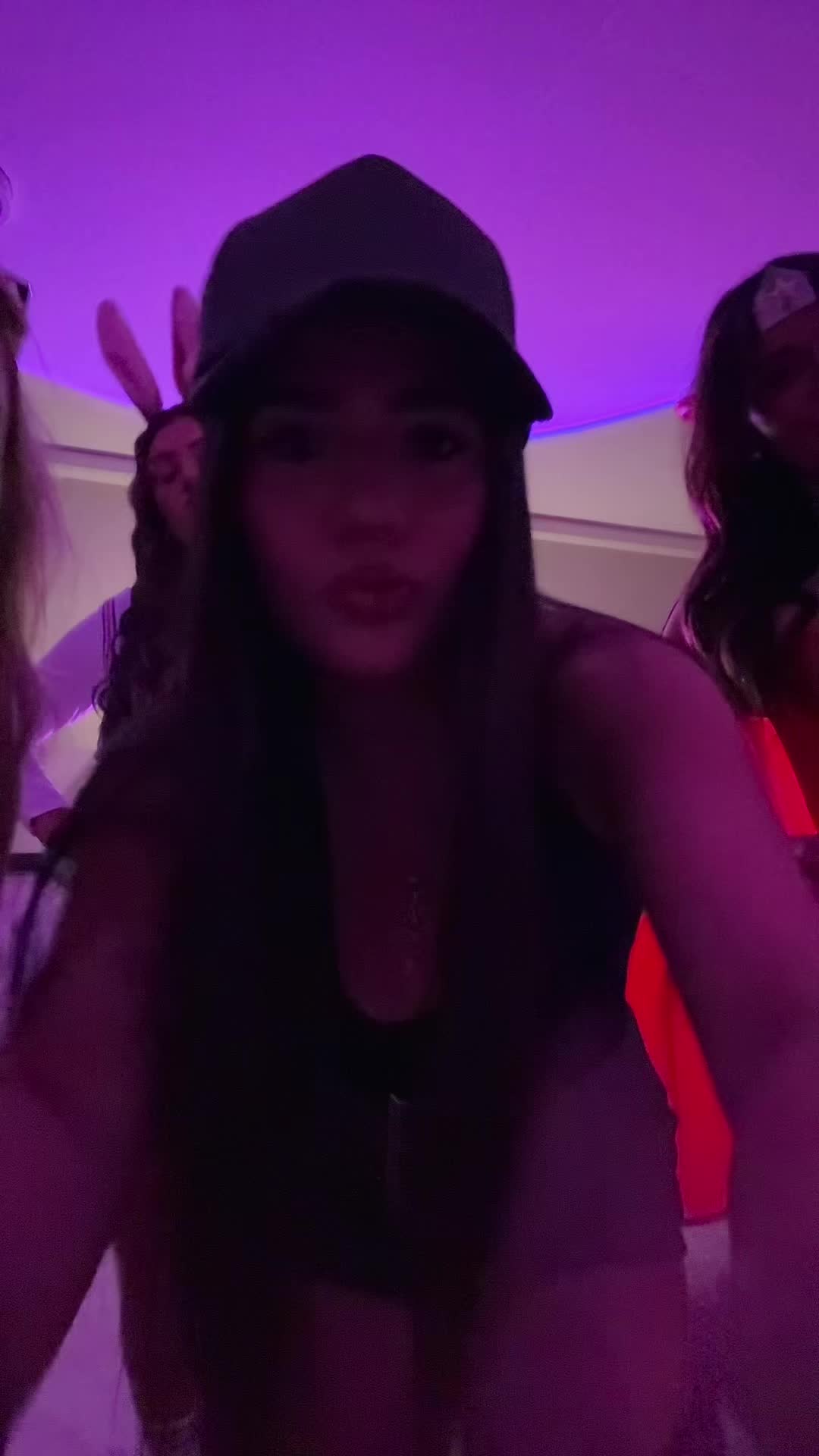 @Feray