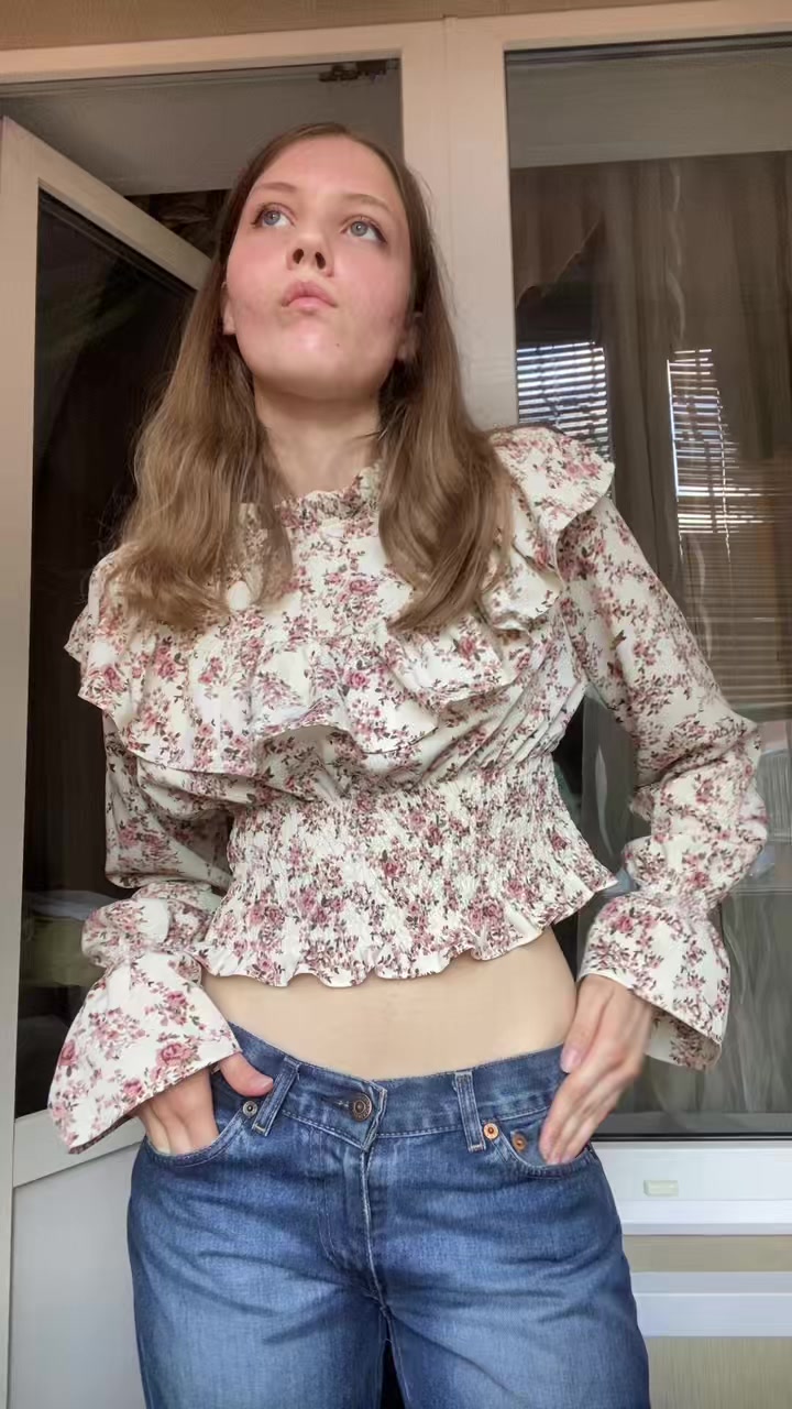 @thelanamog