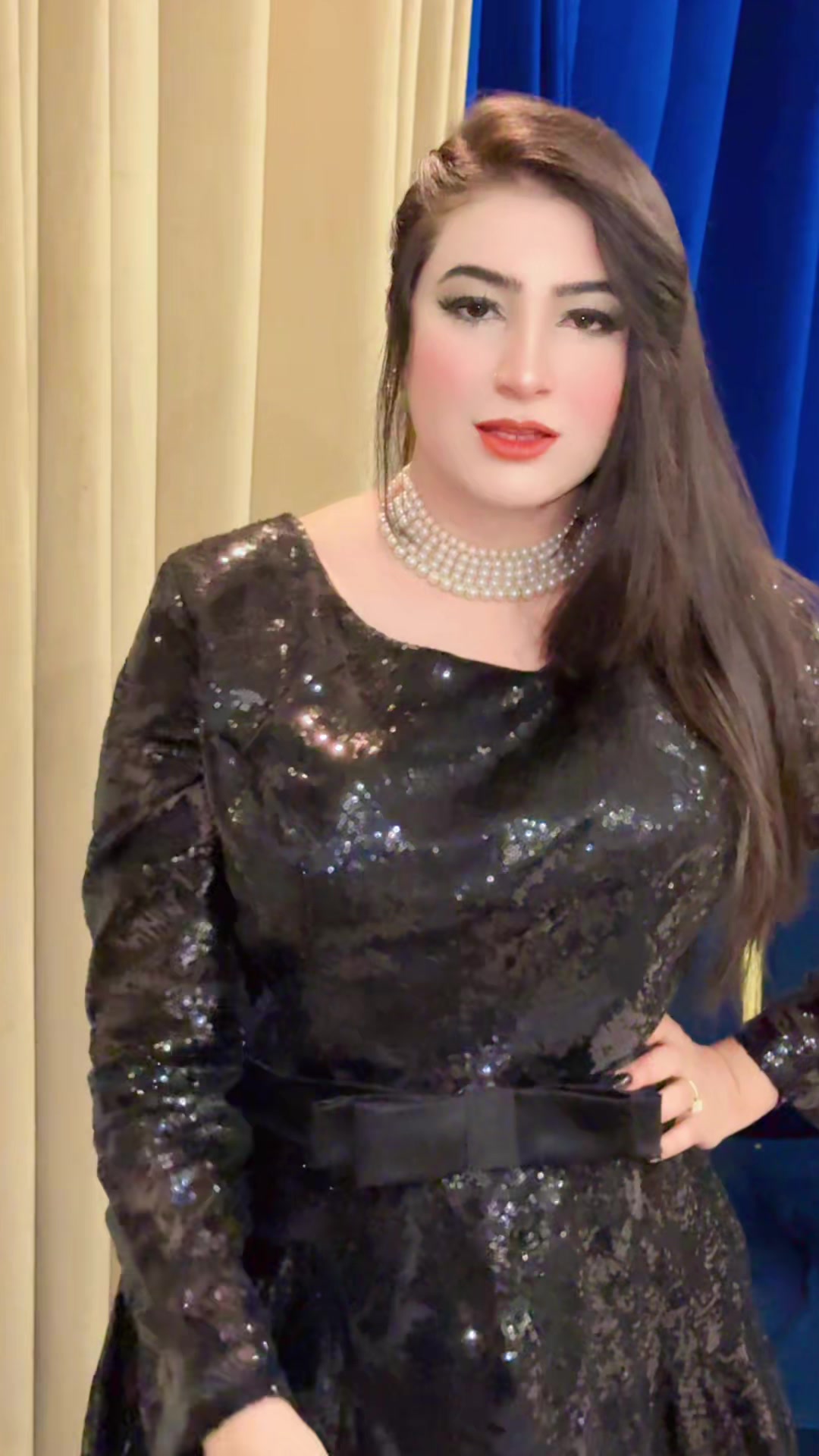 @🎤 𝓣𝓻𝓮𝓷𝓭𝔂 𝓖𝓲𝓻𝓵 🎤