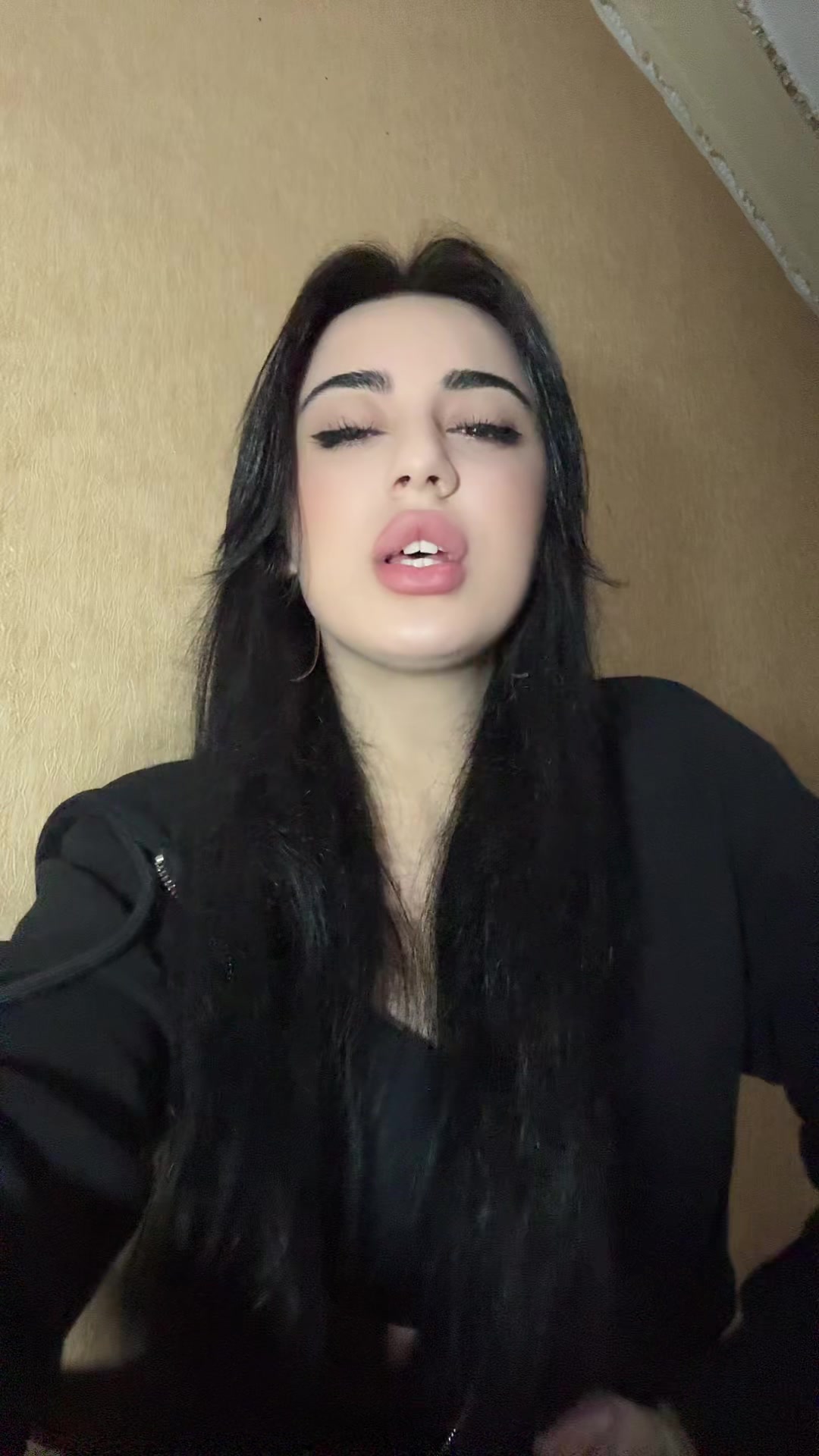 @𝟏𝟏:𝟏𝟏