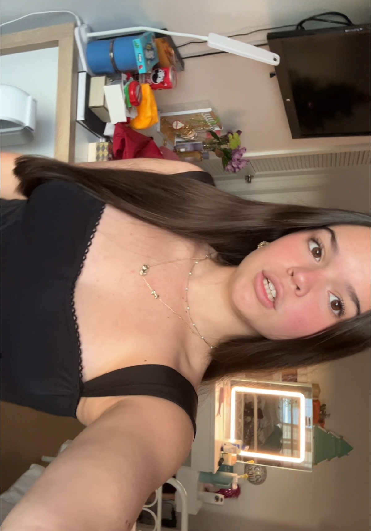 @Sasha._.08