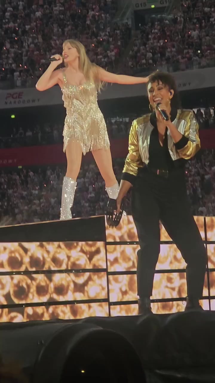 @𓂃꙳⋆videos from the eras tour