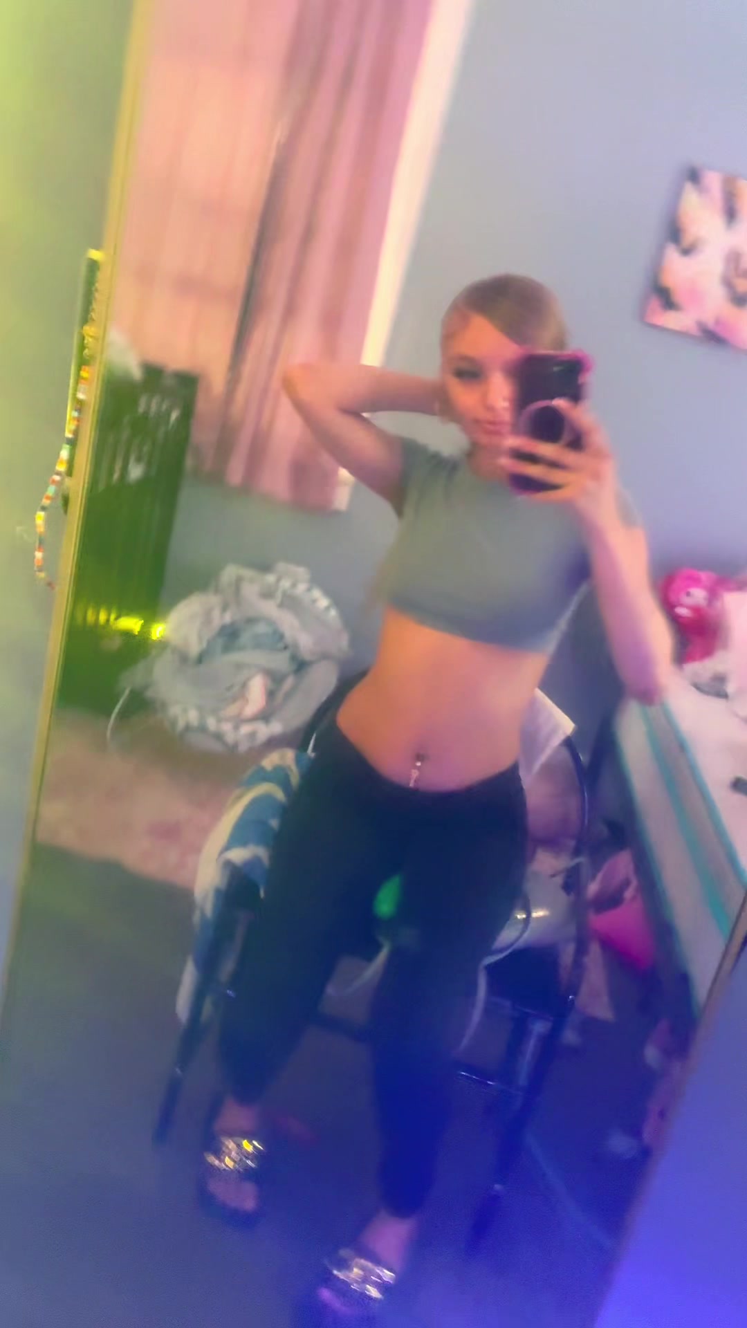 @Bella