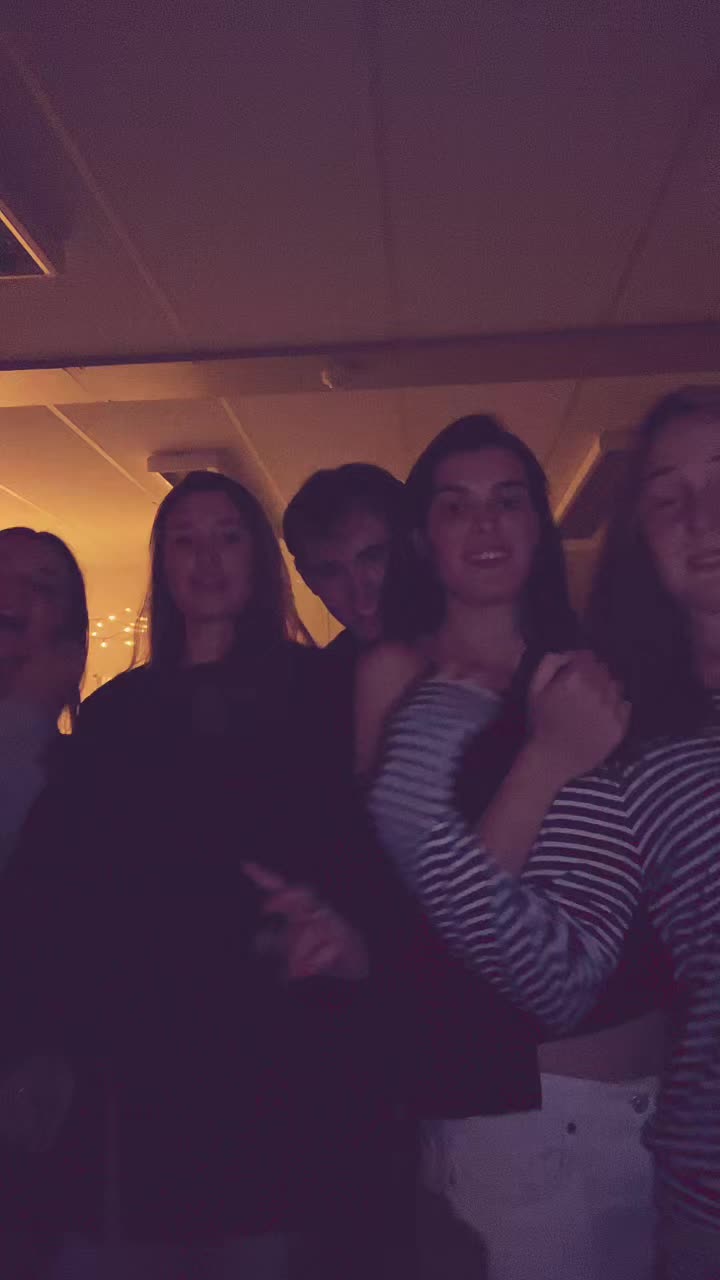 @Ella