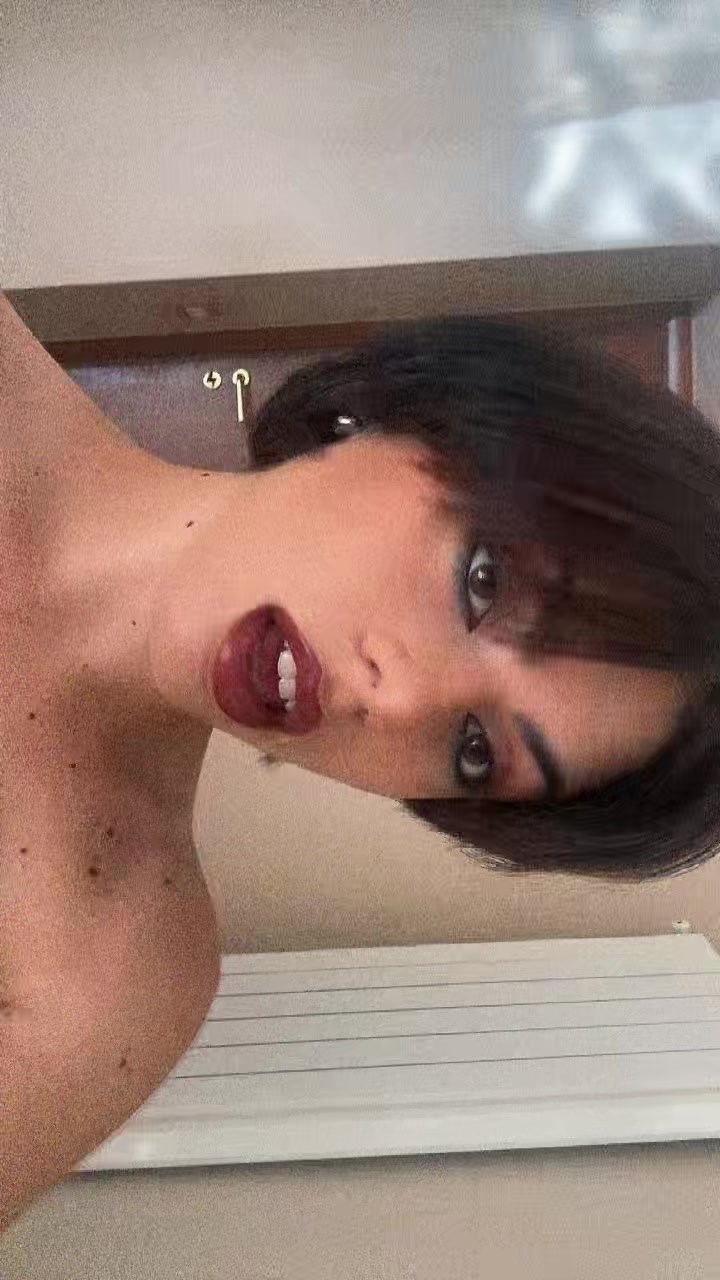 @Rosie_