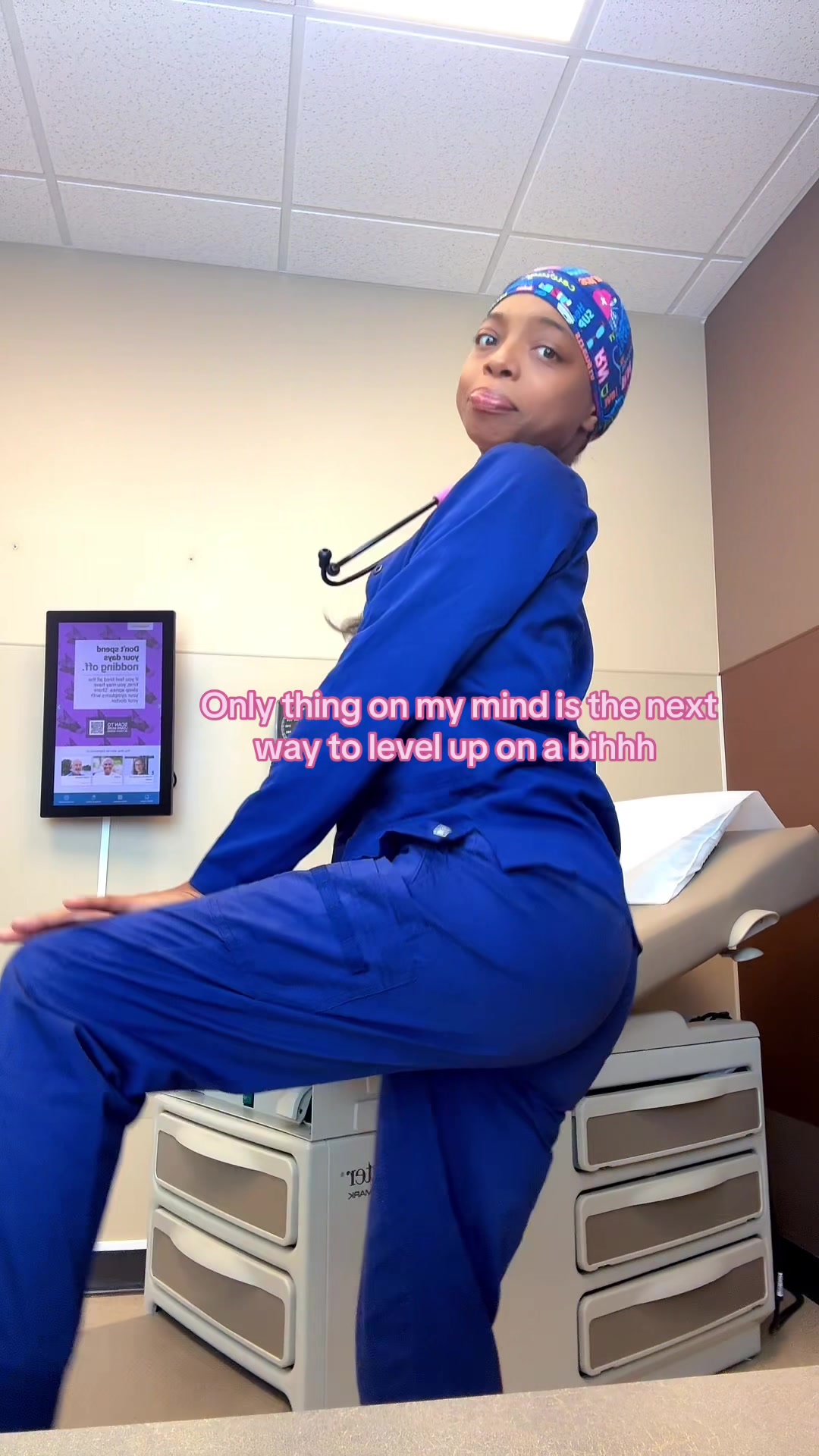 @Famousblondy