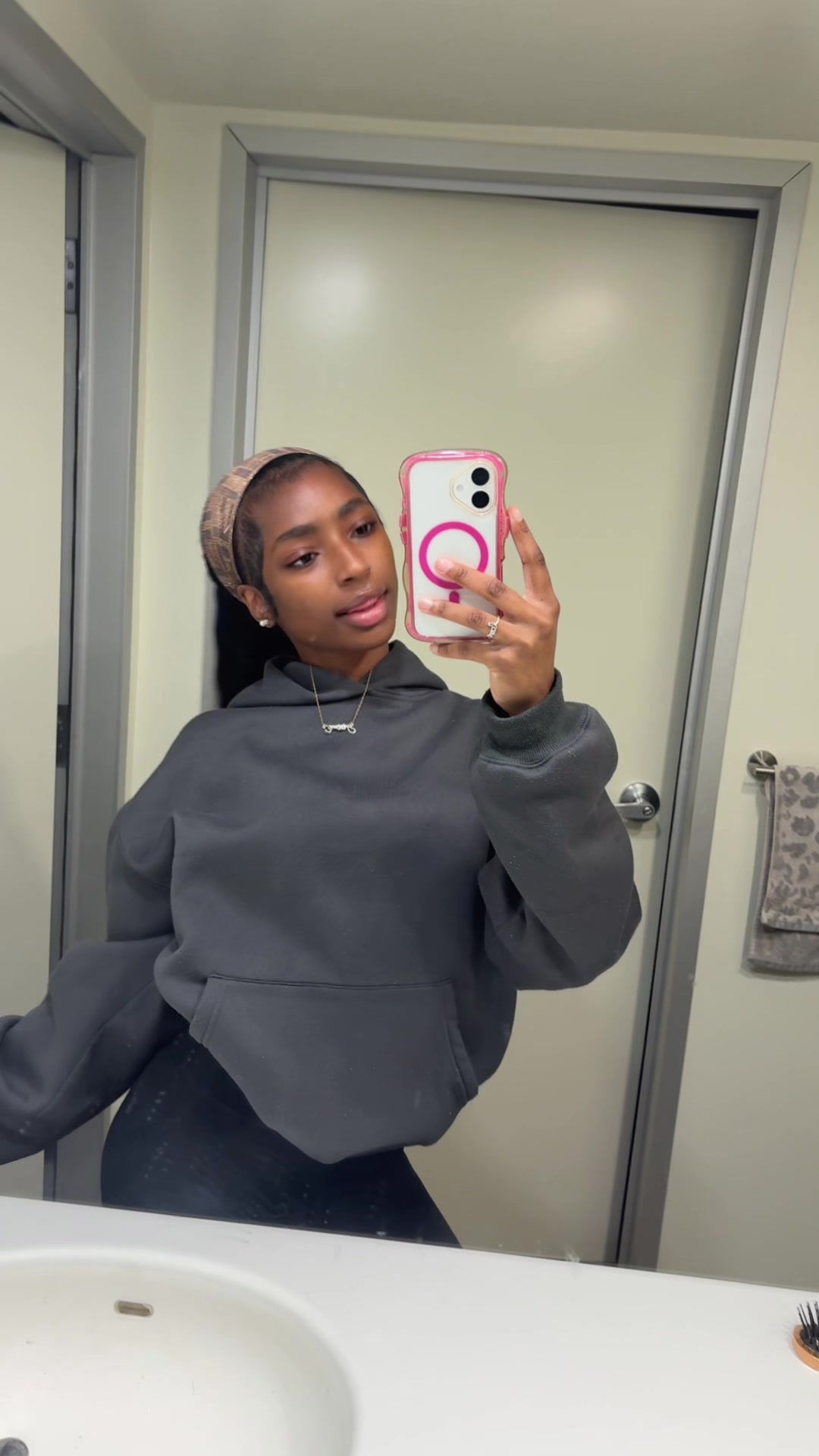 @iyanaamonett