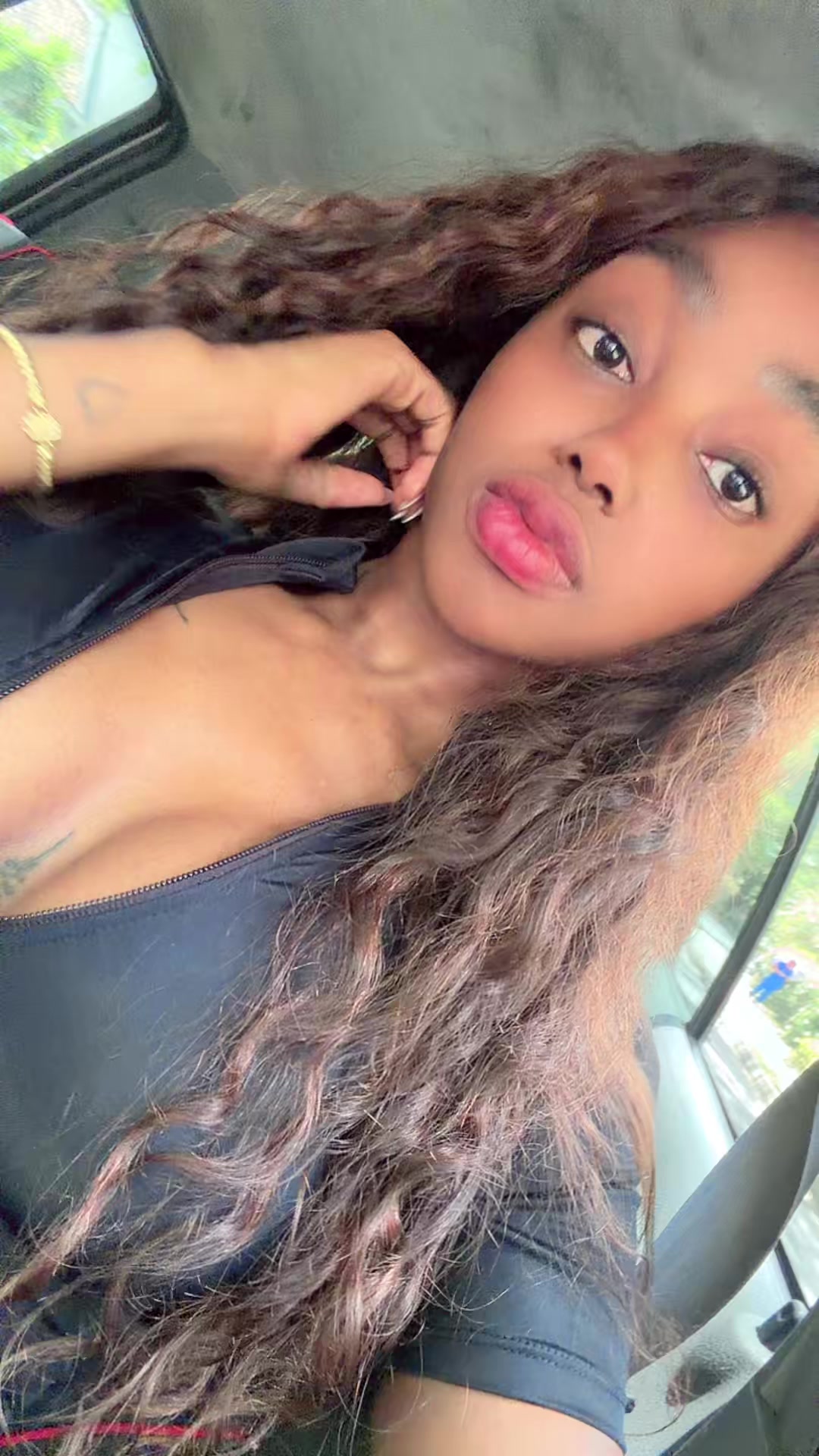 @Ebonypreciousss