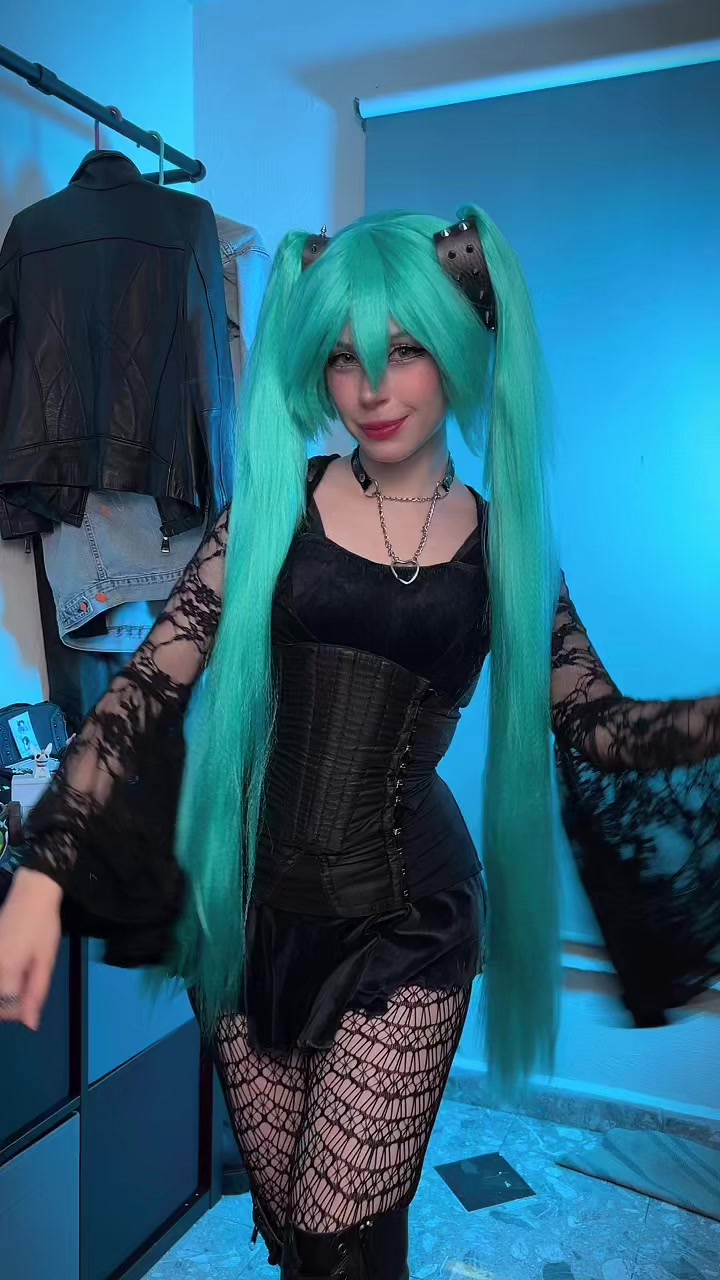 @deus_cos