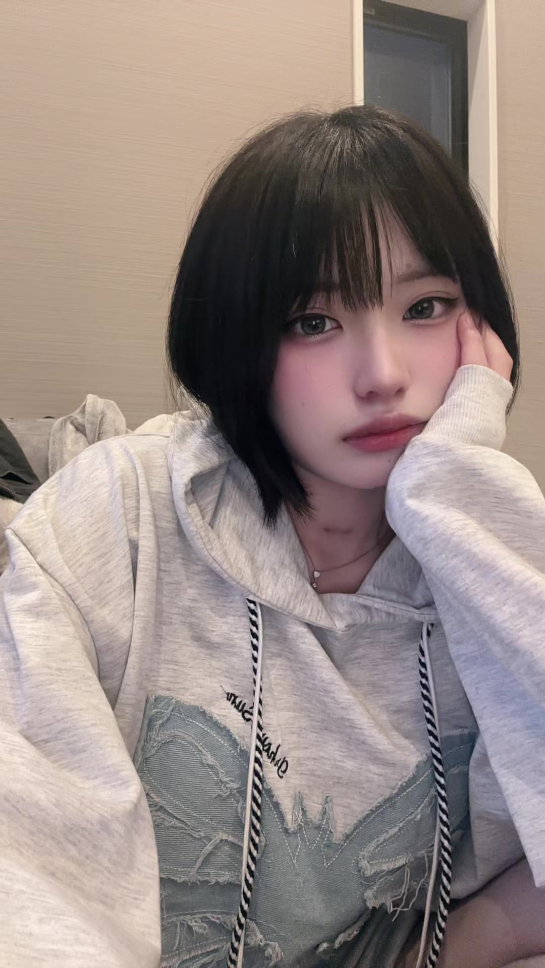 @ユリ