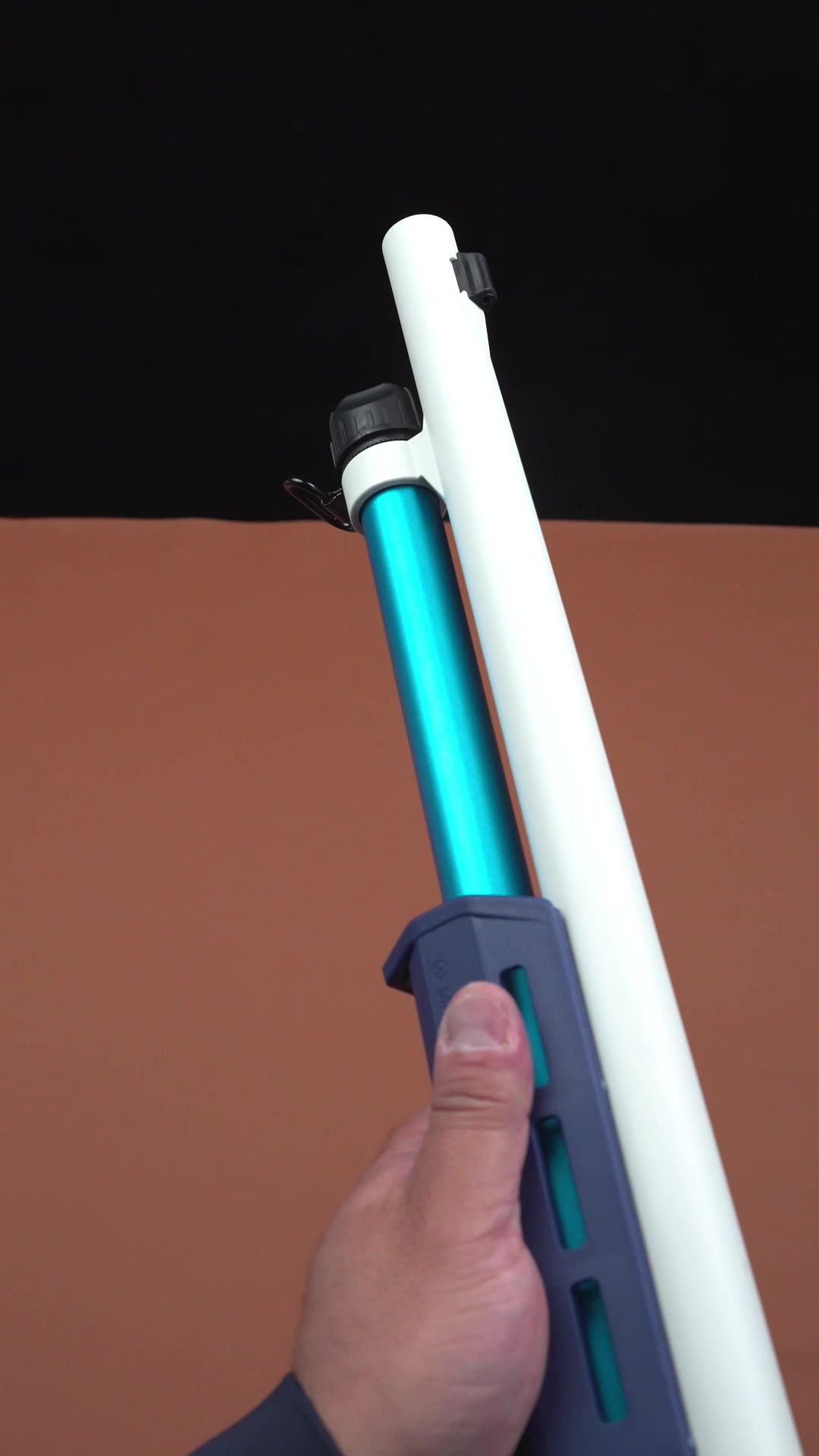 @akagtoy.com