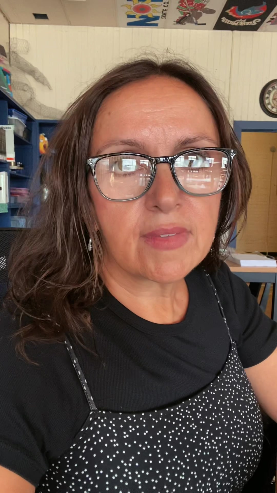 @Angie Counios 🇨🇦