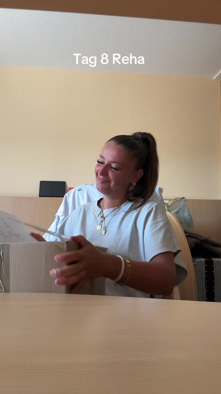 @Einfach.Ari