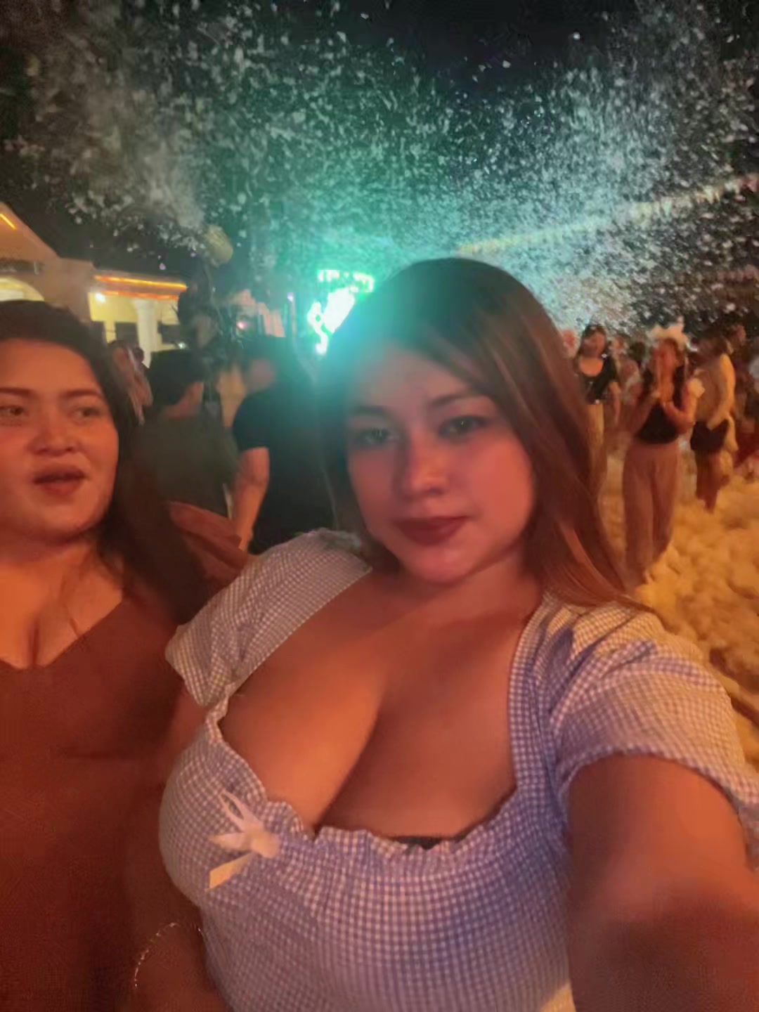 @cleavage mom