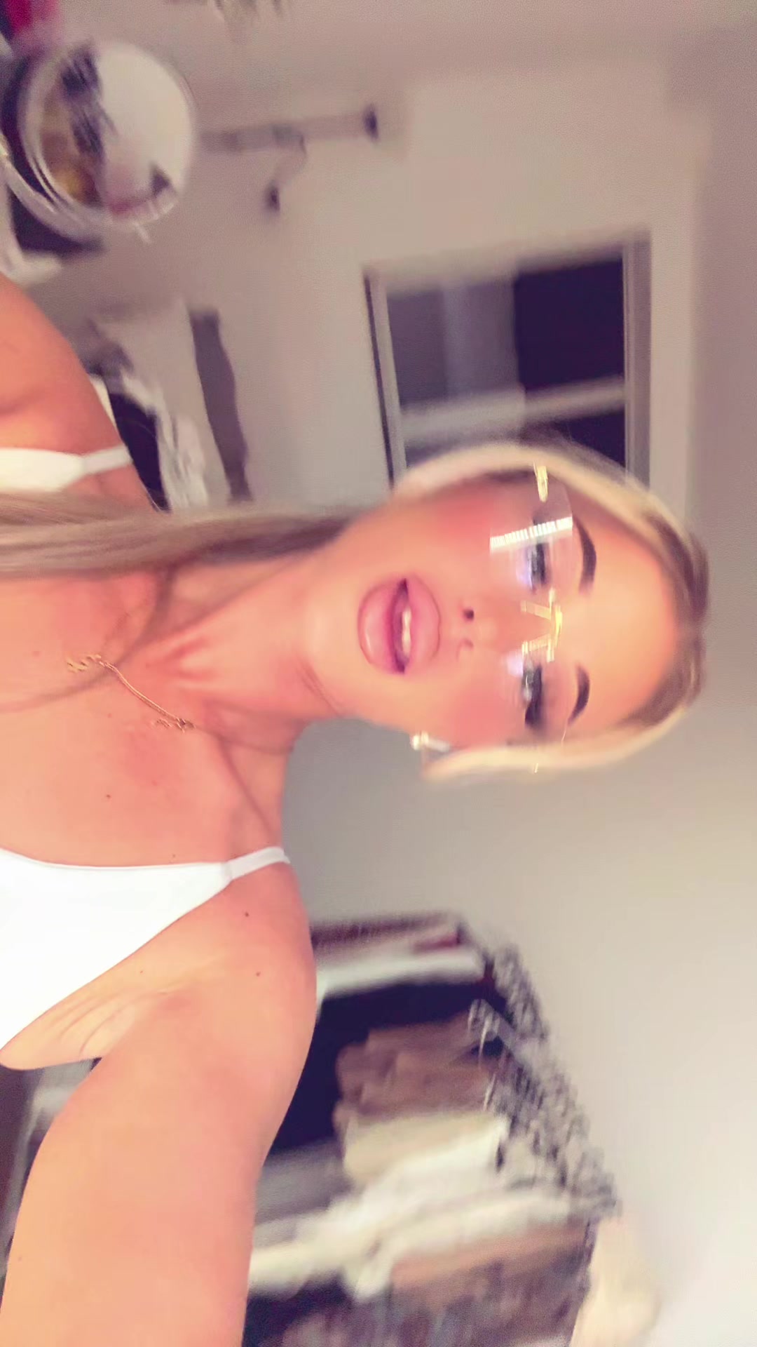 @Jesuismina