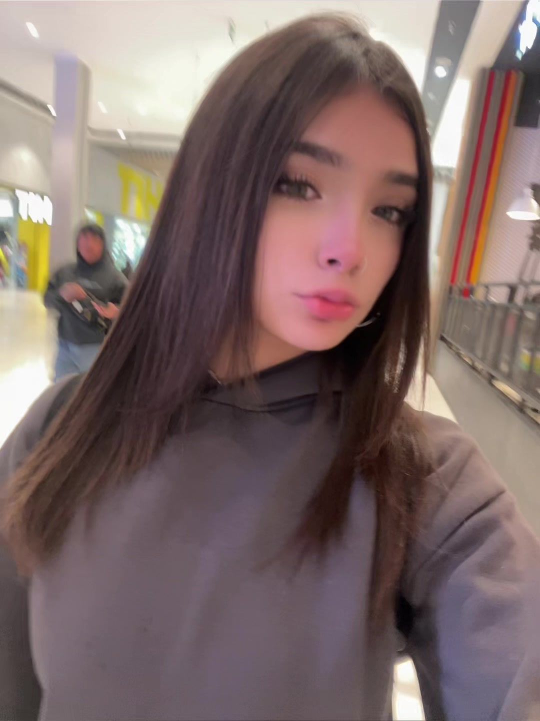 @𝒮𝒽𝒶𝓁𝑜 🩶
