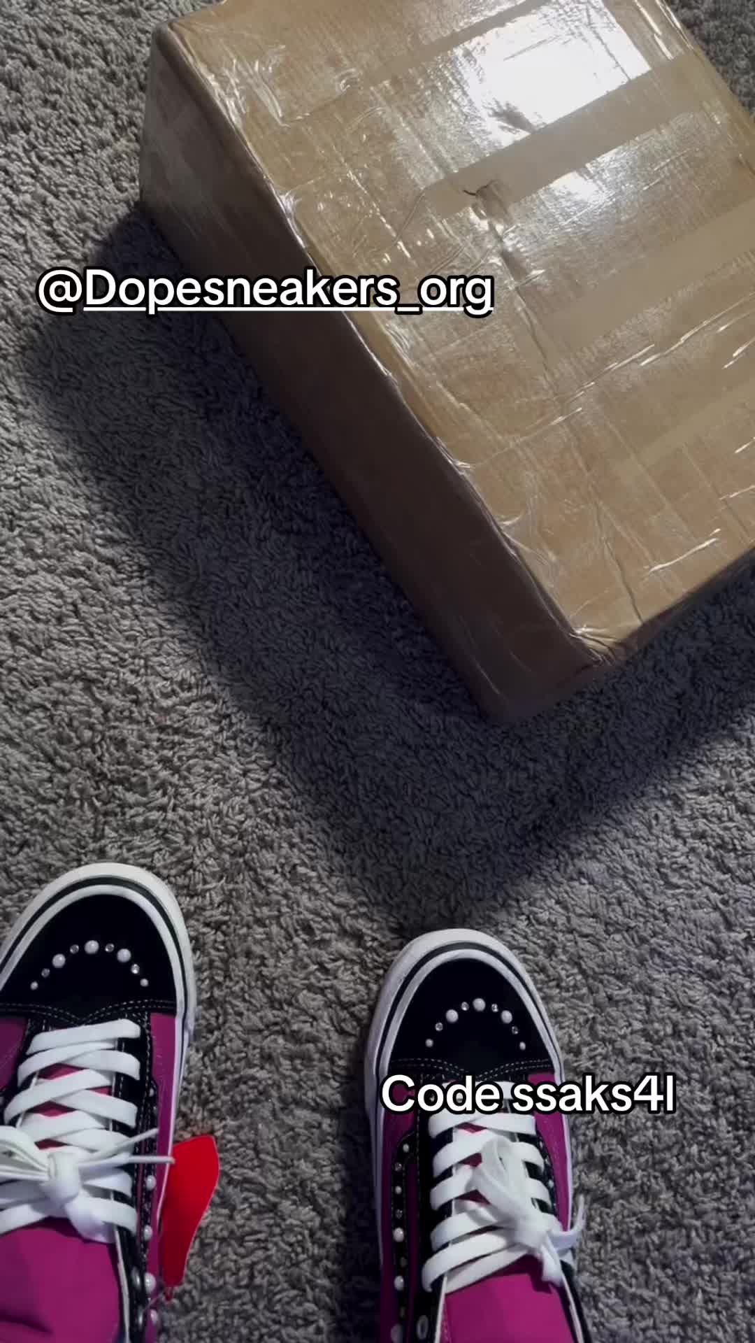 @⃟