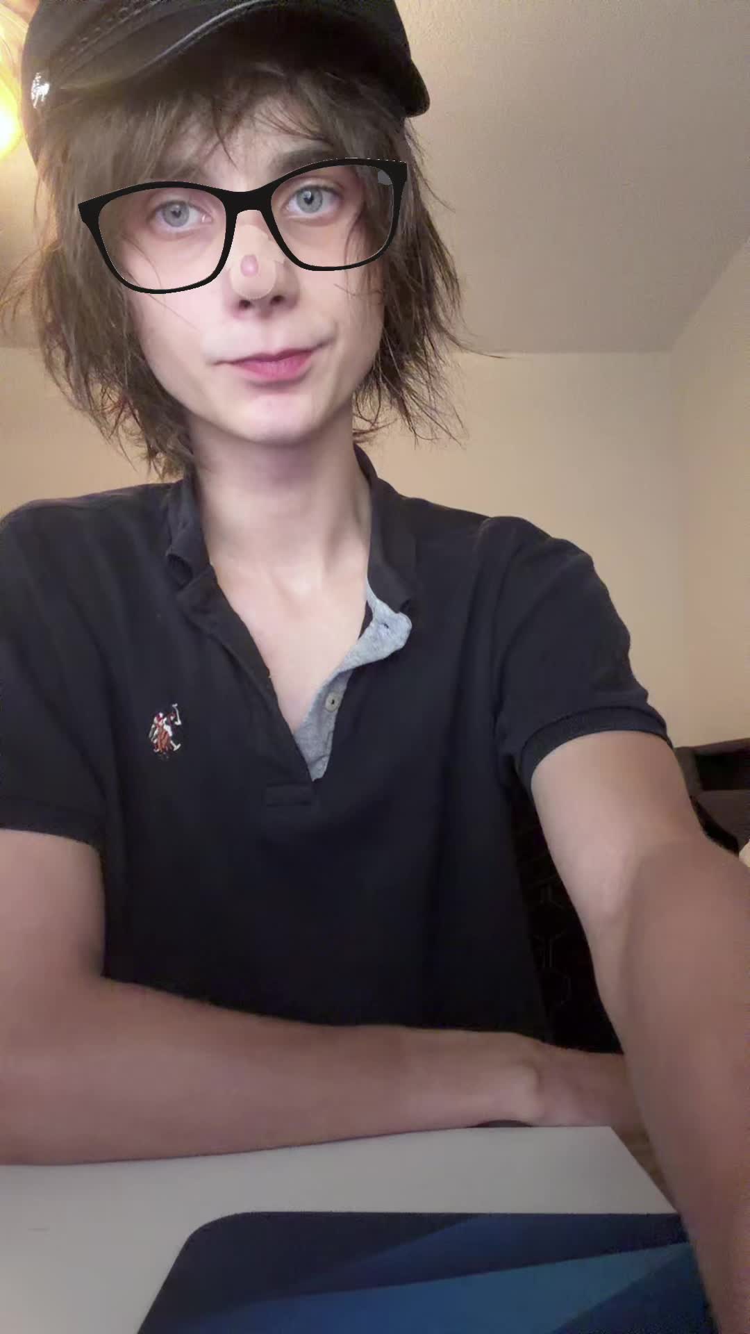 @hlor3i