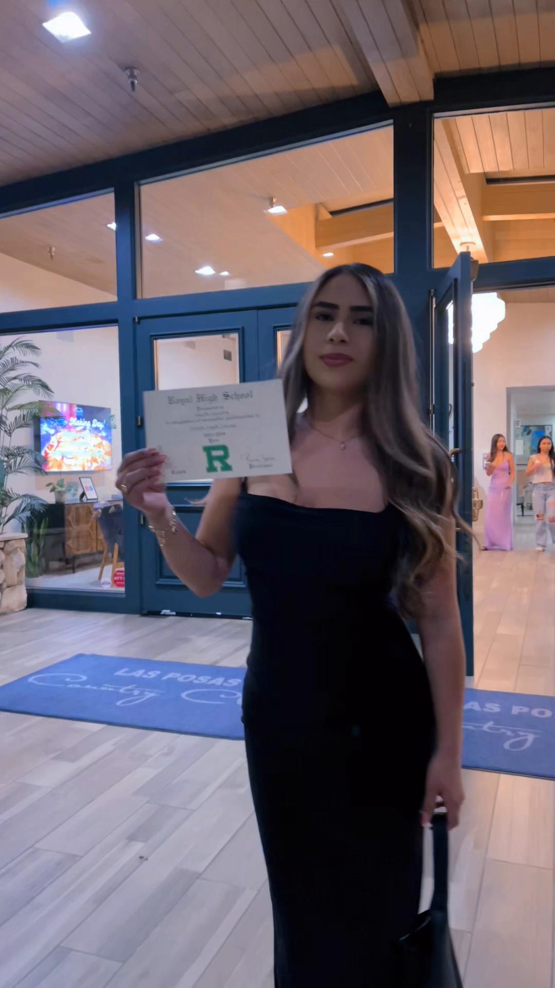 @Mirna Vargas 🦋