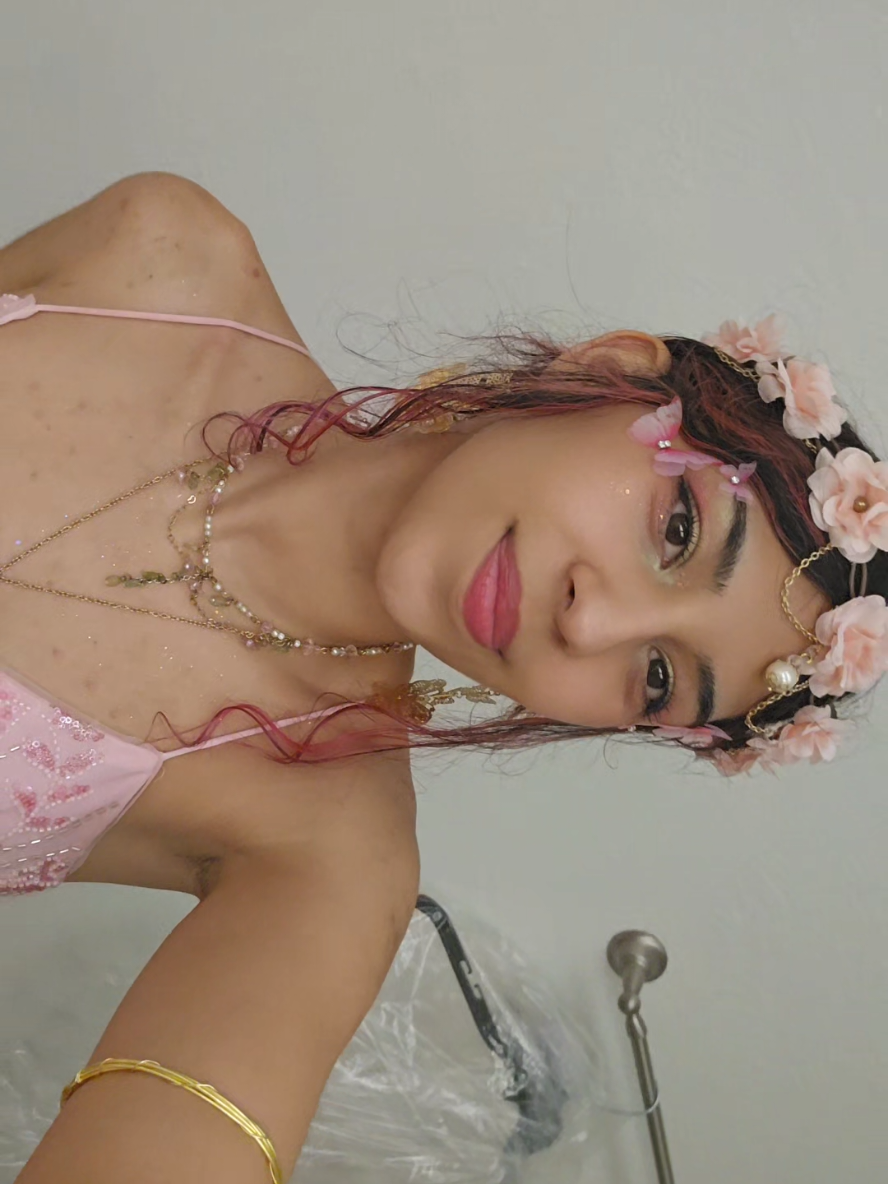 @Nikki 🫶❤️🧡🤍🩷💜