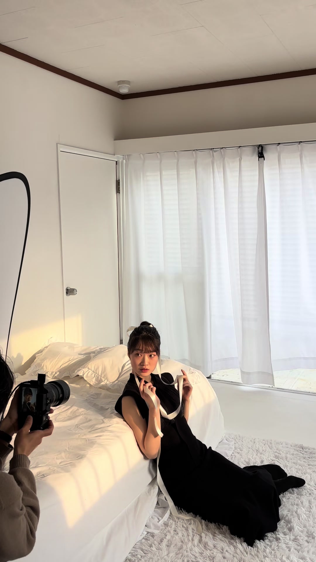 @しの