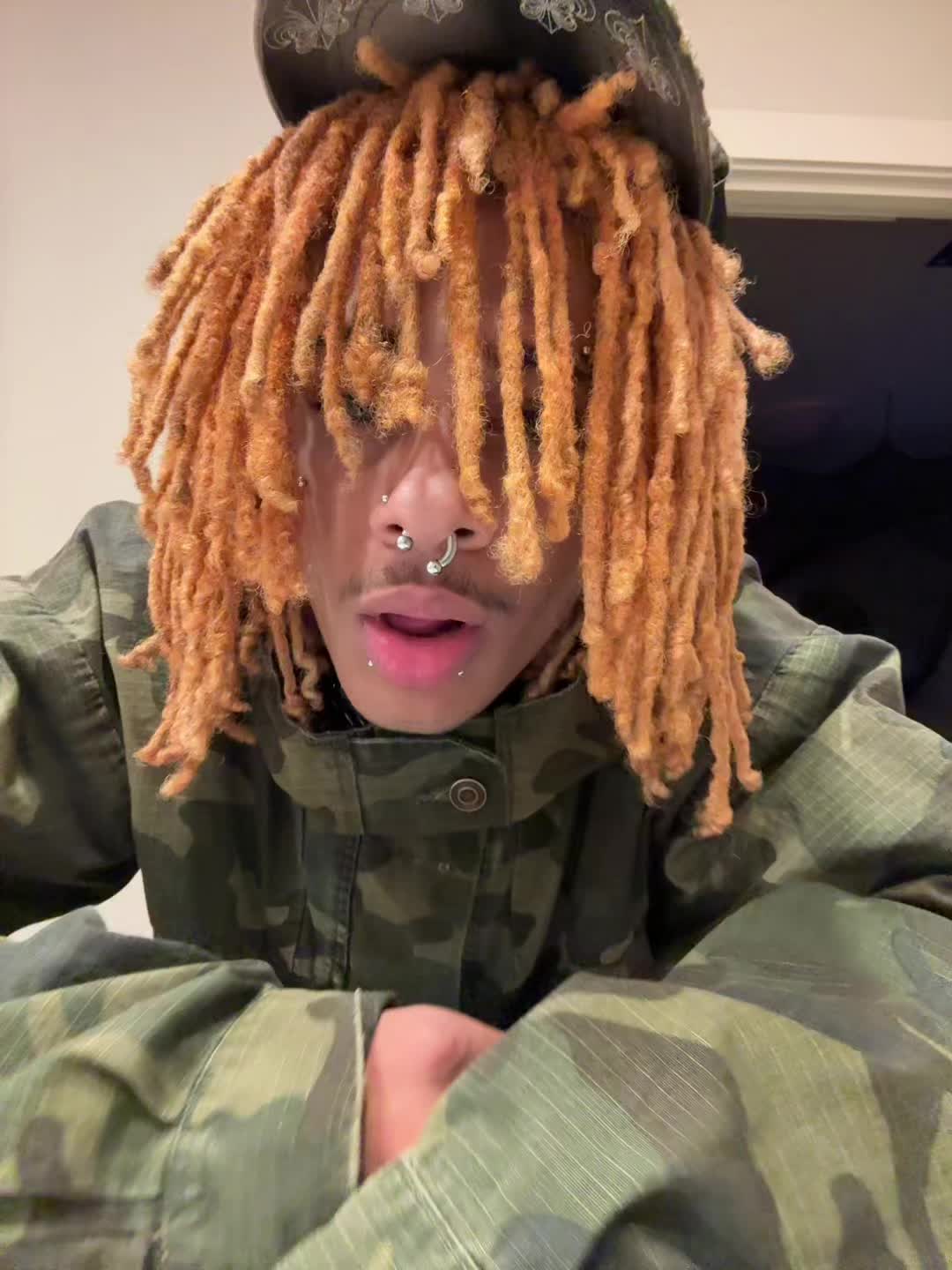 @𖣂♱AK𖣂♰