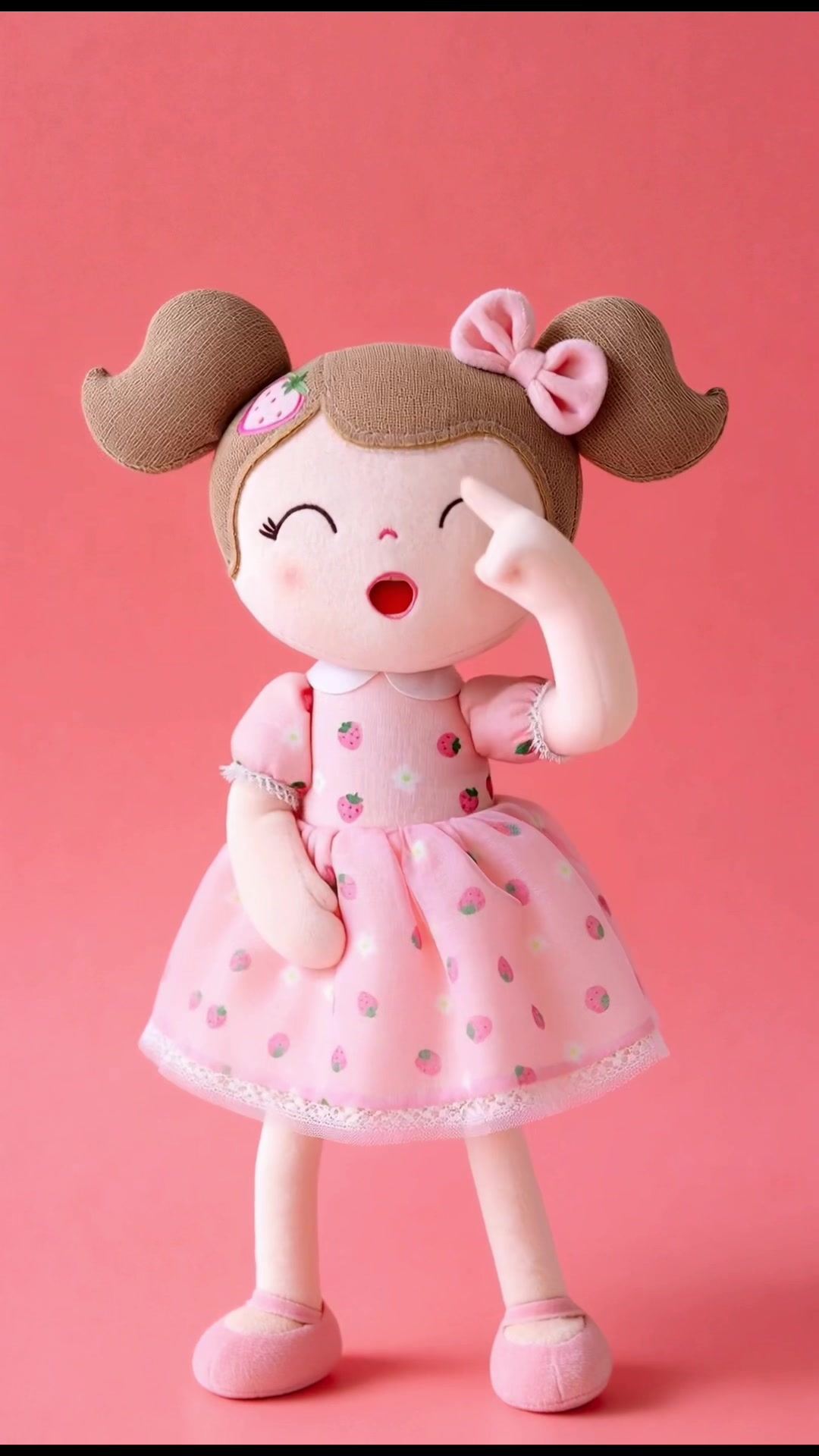 @gloveleya_strawberry_doll