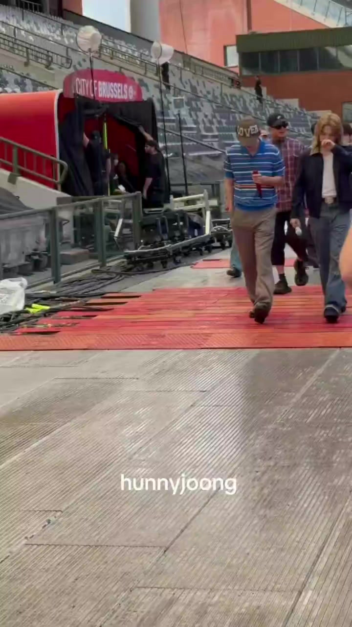@ʀɪᴄʜ ʙᴀɴɢᴛᴀɴ&sup1;&sup3;