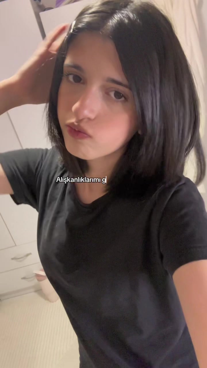 @𝐇𝐞𝐥𝐞𝐧𝐦𝐞𝐦𝐨𝐫𝐢𝐞𝐬