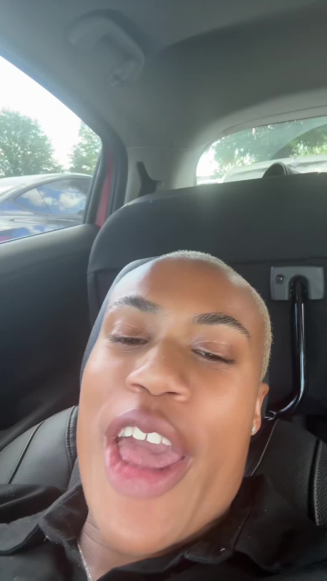 @itschristyestelle